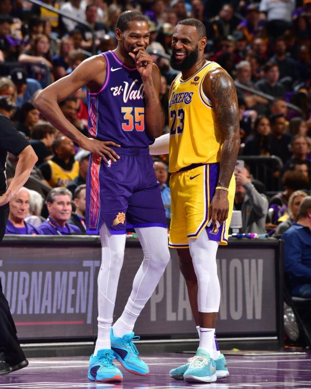 开云体育下载-寒冰射手末节射日！詹皇再胜KD 配角左右战局