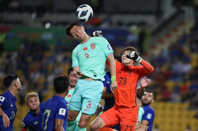 开云体育APP-专访蒋圣龙：个人世预赛第1战打60分 遗憾错失破门